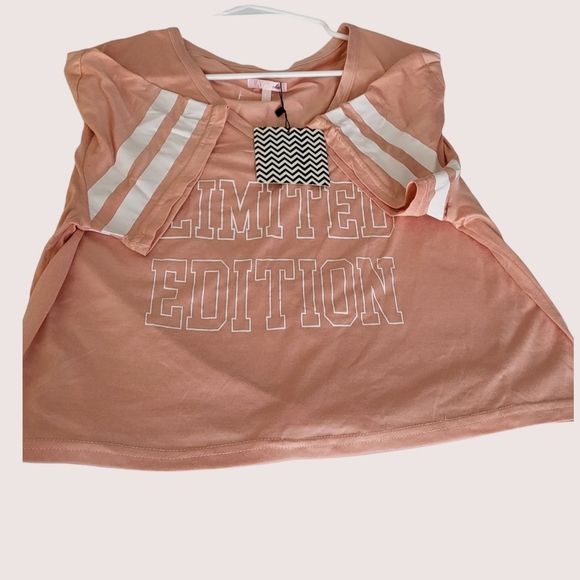 Clothing - Picture 2 of 4